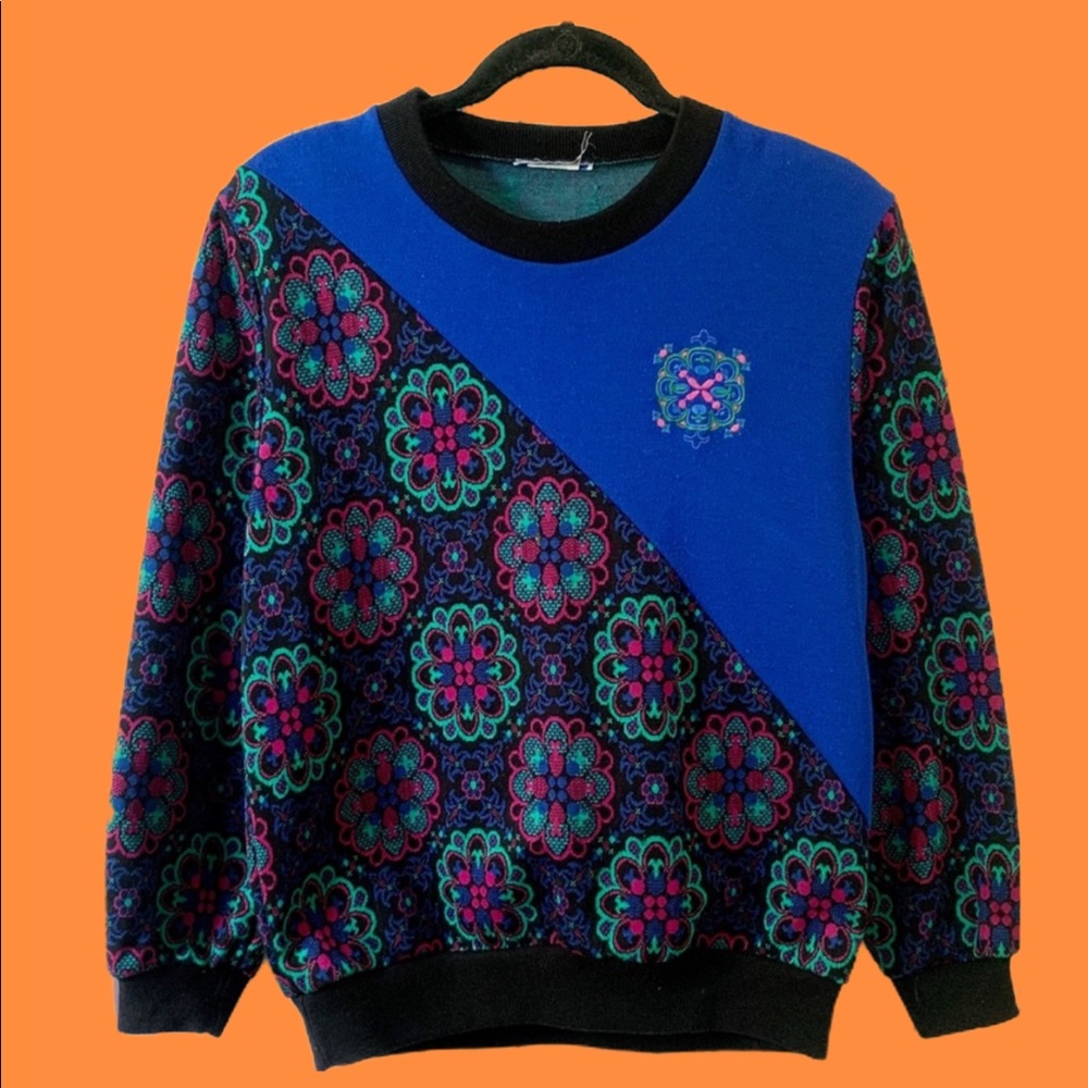 Vintage Floral Pattern w/ Embroidered Sweatshirt